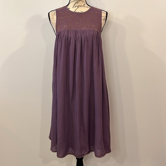 Wilfred Dresses & Skirts - NWT Aritzia Wilfred Allier sleeveless embroidered dress L